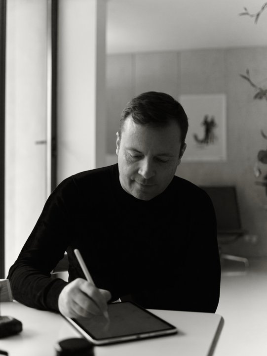 <p>British designer John Tree, based in London, boasts a dynamic career in product and furniture design. His work has garnered well-deserved recognition, gracing the pages of numerous international publications. Moreover, John Tree has achieved several prestigious design awards such as the Red Dot and the iF Design Award.</p>